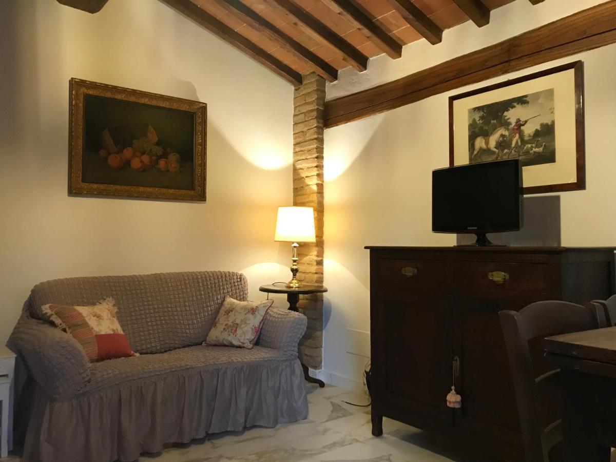 La Perla Tra Gli Ulivi Apartment Siena Bagian luar foto