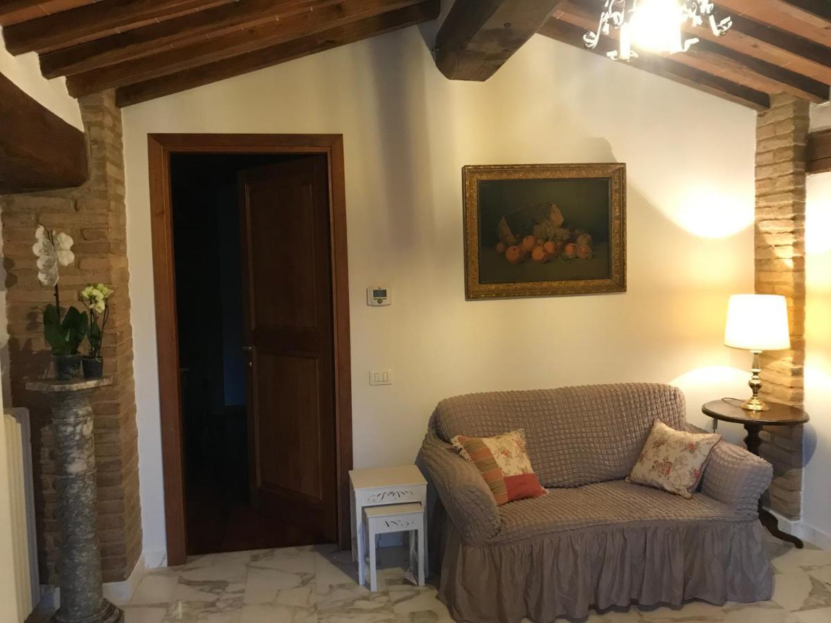 La Perla Tra Gli Ulivi Apartment Siena Bagian luar foto
